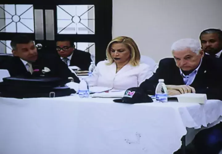 El abogado Sidney Sittón responde a las objeciones presentadas por la fiscalía a sus pruebas. Foto/Víctor Arosemena