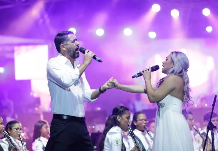 Voces de oro. Ricardo Velásquez y Diana Durán, fueron muy aplaudidos. Foto: Aurelio Herrera Suira, EPASA.