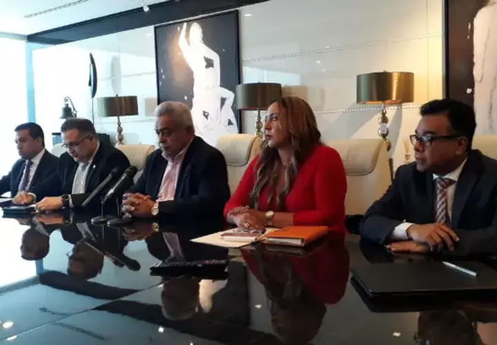 Defensa de Ricardo Martinelli solicitará que se anule la audiencia de fianza de excarcelación, Foto: Víctor Arosemena.