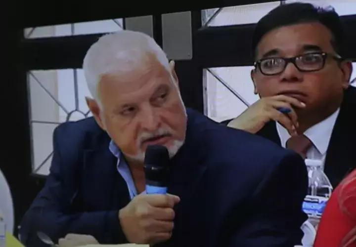 Ricardo Martinelli, durante el acto de audiencia, volvió a reiterar que probará su inocencia. Víctor Arosemena