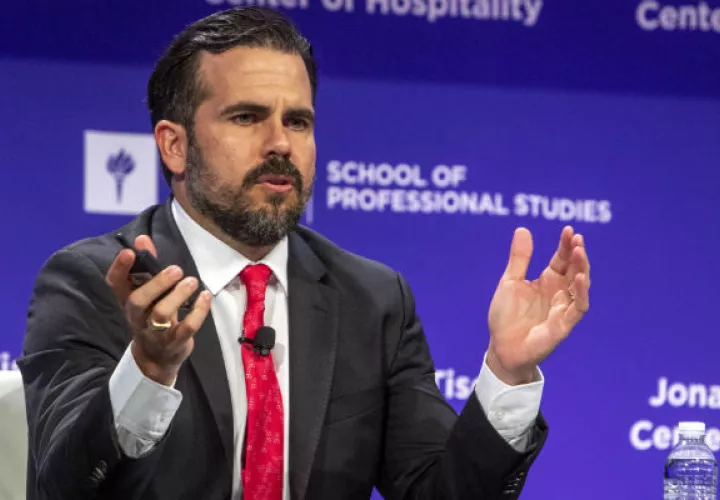 El proceso de "residenciamiento" llega después de que Méndez pidiera el pasado viernes a tres juristas un informe para analizar si se daban las bases jurídicas para el mismo, tras la participación de Rosselló en el chat privado junto a varios de sus asesores.