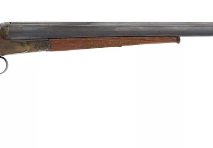 En el lote a subastar está un rifle que le regalaron en 1970 los cosmonautas soviéticos, que ya ha superado los $5,000.FOTO/EFE