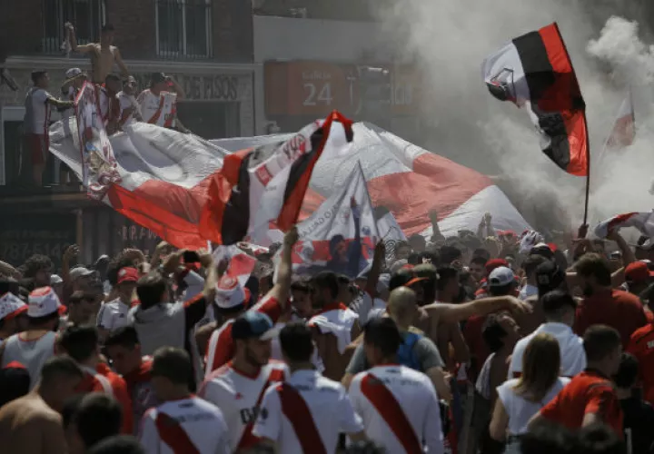 Disturbios por la final de la Copa Libertadores entre River Plate y Boca Juniors. Foto:AP