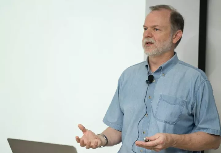 Robert Lang, quien estudió Ingeniería Eléctrica en el Instituto de Tecnología de California, Estados Unidos.  Cortesía