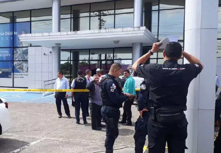  Tres de los cuatro asaltantes del Banco General fueron heridos por los policías. Foto: Redes sociales.