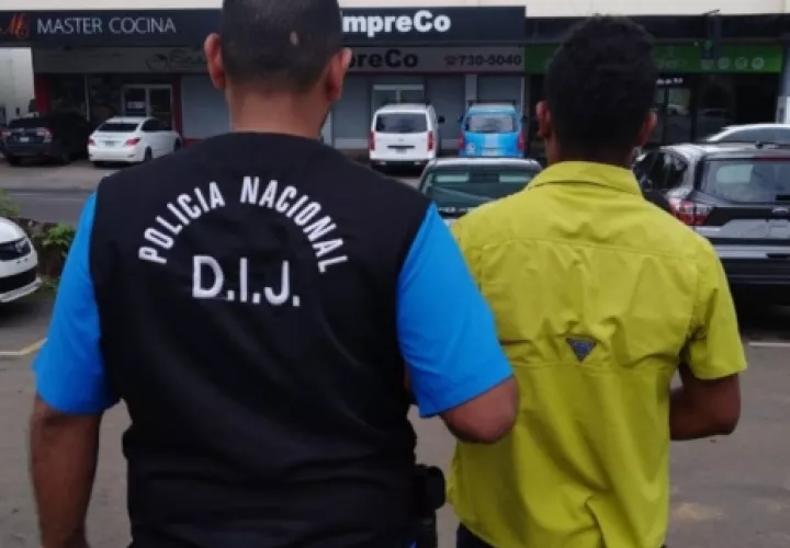 Se espera que el ciudadano implicado sea llevado ante un juez de garantía donde se legalizará la aprehensión, se le formularán cargos y se solicitará la medida cautelar.