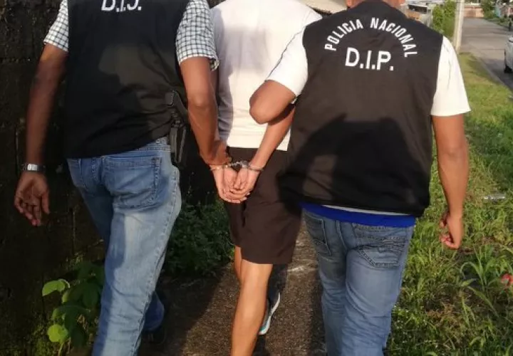 El sujeto había sido ubicado en El Chorrillo, huyó hacia Arraiján pero fue capturado. Foto: Policía Nacional.