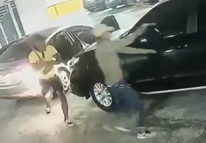 El robo ocurrió en los estacionamientos de un edificio en Pueblo Nuevo. 