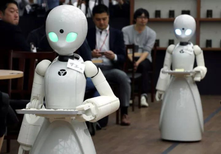 OriHime-D, el robot camarero. Foto/EFE