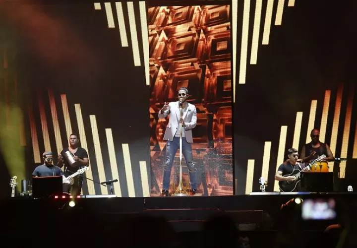 Romeo Santos se adueñó del Estadio Rommel Fernández. Foto: Aurelio Herrera