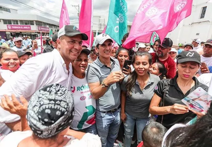 "Culminaré mi campaña cerca de la gente", asegura el candidato de CD Rómulo Roux. Foto: CD.
