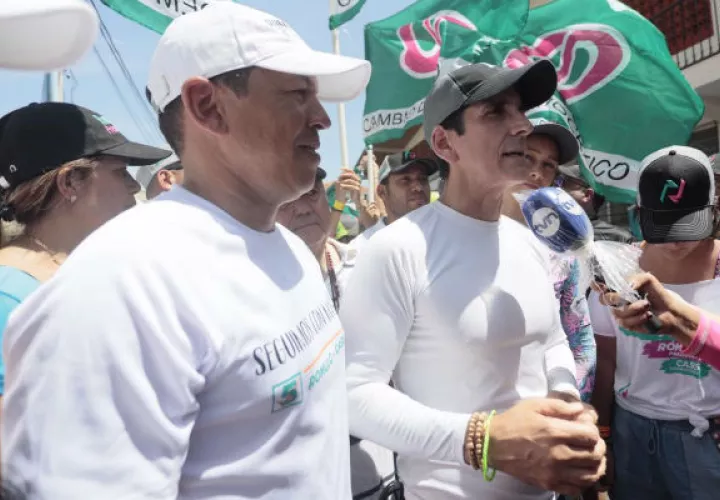 Rómulo Roux pidió al electorado el apoyo para sacar el país de la crisis en que se encuentra.