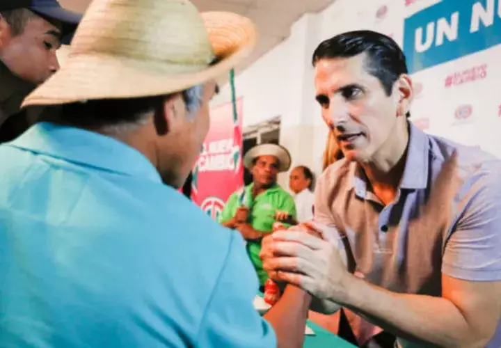 El candidato presidencial de CD, Rómulo Roux, contempla un plan agresivo para solucionar el problema del tranque.