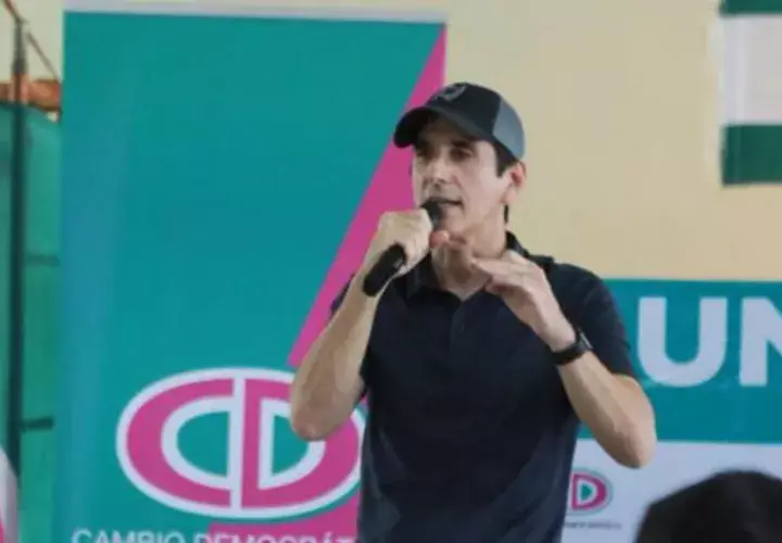 Rómulo Roux estuvo por Azuero. /Foto Archivo