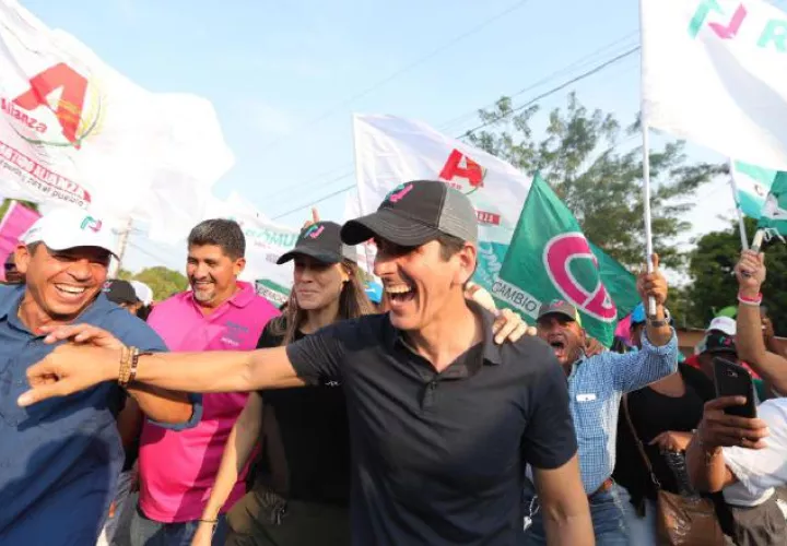 Para Rómulo Roux su principal preocupación como candidato es la reactivación de la economía. Foto de cortesía