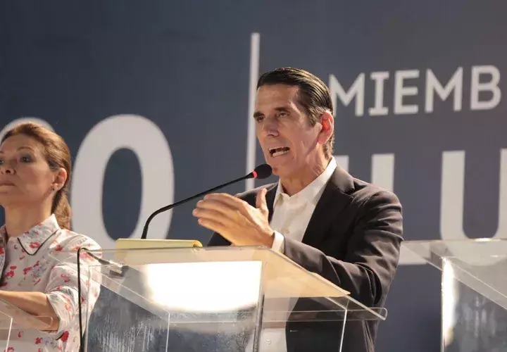 Rómulo Roux sustentó su plan estratégico nacional de gobierno ante estudiantes y docentes universitarios, durante el debate presidencial organizado por la Universidad del Istmo.