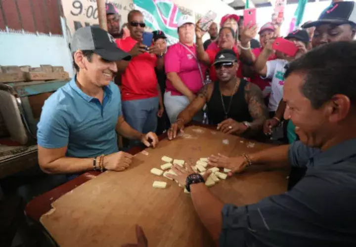 Recorrido de Rómulo y Luis Casis en la provincia de Colón.