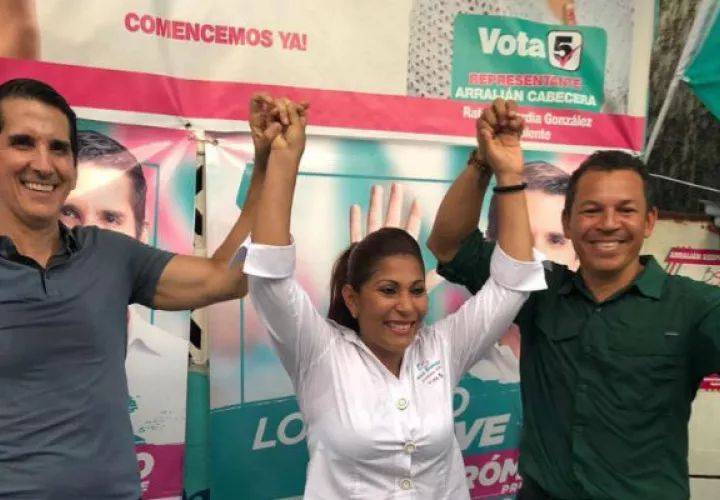 Rómulo Roux, Belkis Saavedra y Luis Casís, convencidos de su victoria. Foto: Cortesía. 