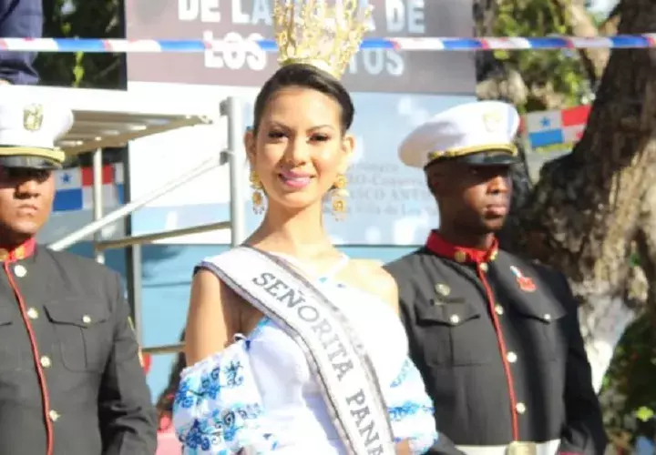 La señorita Panamá 2018, Rosa Iveth Montezuma se pasea por las calles de la Villa de Los Santos. Foto: Tomada de Instagram