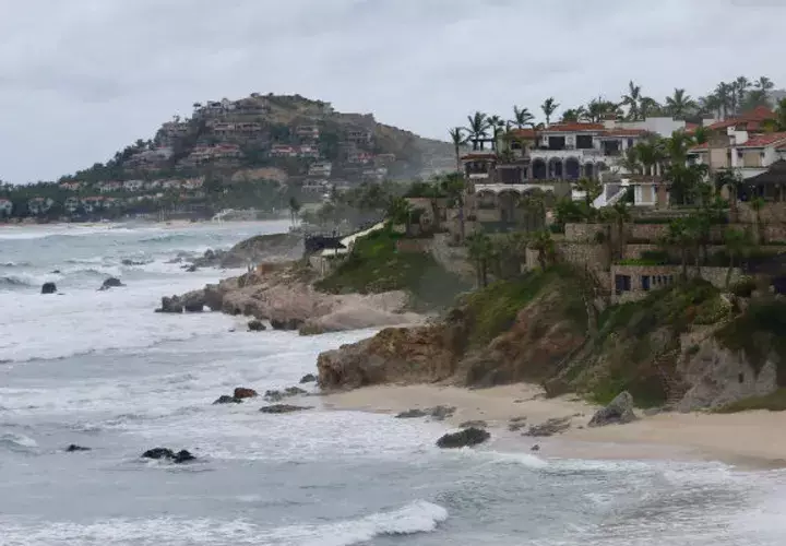 Se esperan tormentas fuertes a puntuales muy fuertes (75 a 150 milímetros) en Baja California, Baja California Sur y Sonora.
