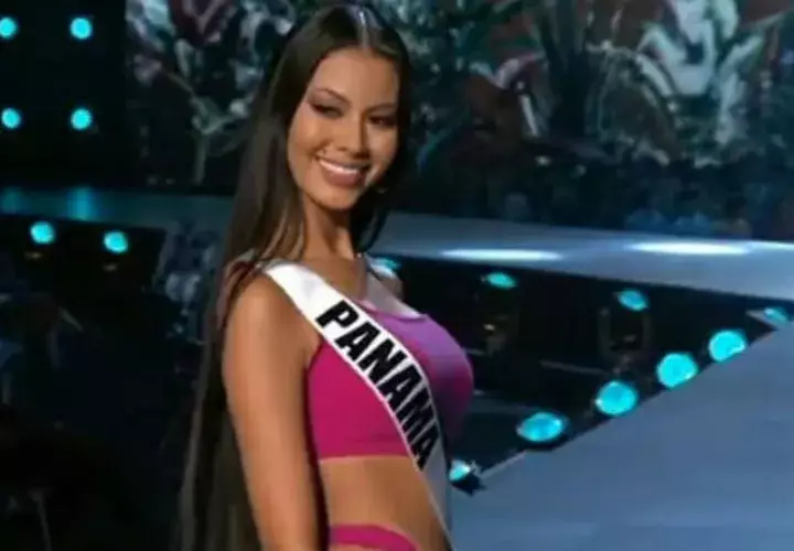 Rosa Iveth Montezuma en la pasarela en traje de baño. Instagram.