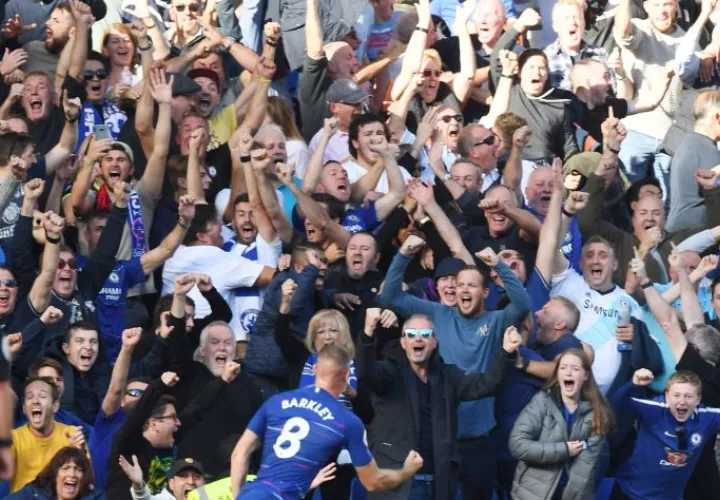  Ross Barkley anotó en el último minuto del alargue. Foto EFE