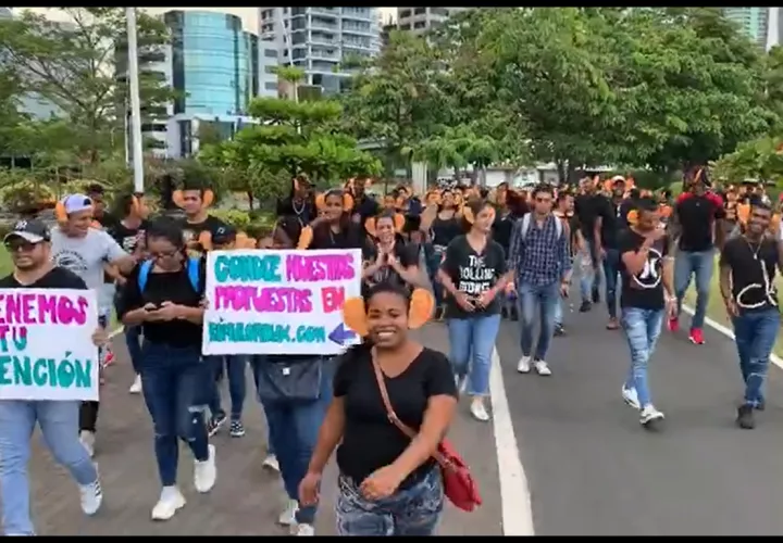 Simpatizantes de Rómulo Roux