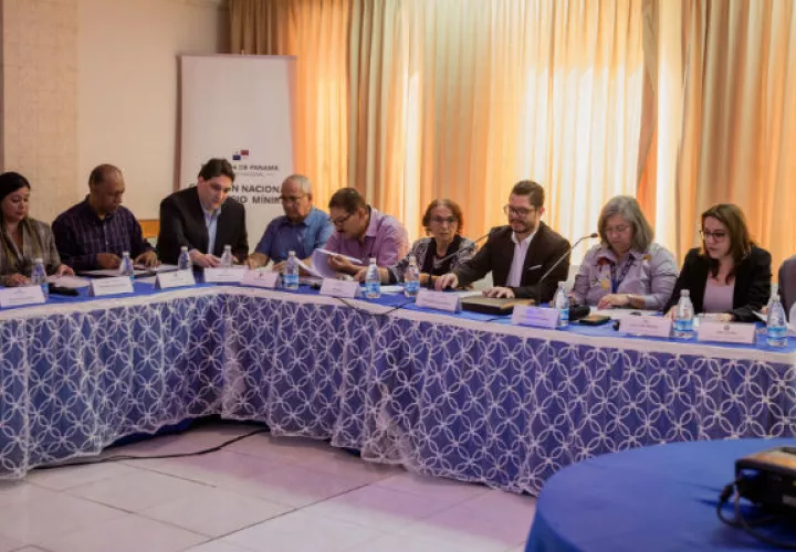 El salario mínimo es tema de discusión en diferentes provincias.