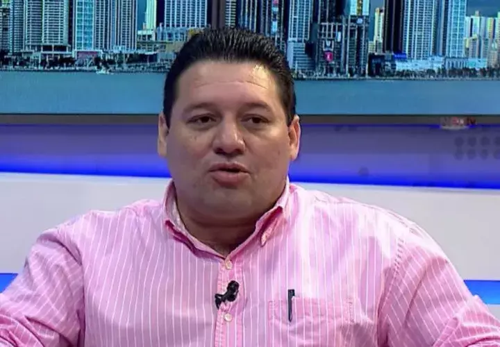 Samid Sandoval es candidato a alcalde de Santiago.