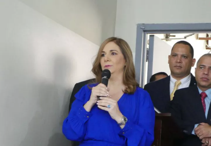 La directora de Migración, Samira Gozaine, será cuestionada sobre la situación actual de los migrantes en el país.