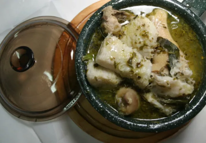 Vencer la resaca es posible con un buen sancocho.