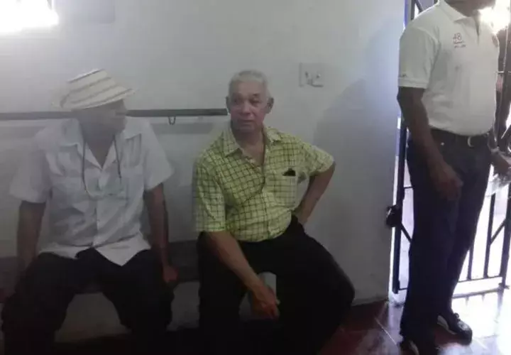 Santeño pagó multa por gritarle al presidente. Foto/Cortesía