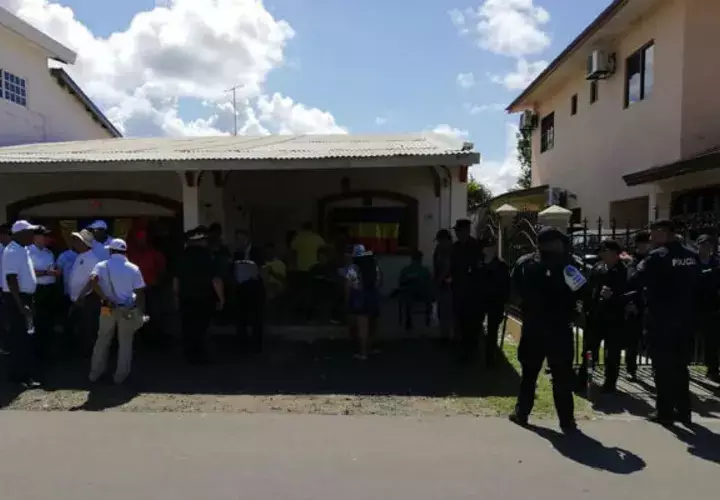 Santeño pagó multa por gritarle al presidente. Foto/Cortesía