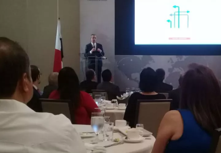 En la actualidad cada panameños se gasta al año unos $410 en seguros.Foto/ Clarissa Castillo