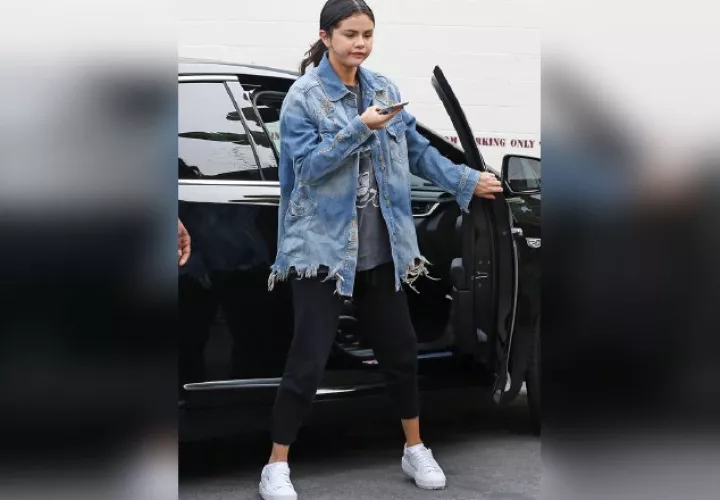 Selena Gómez.  