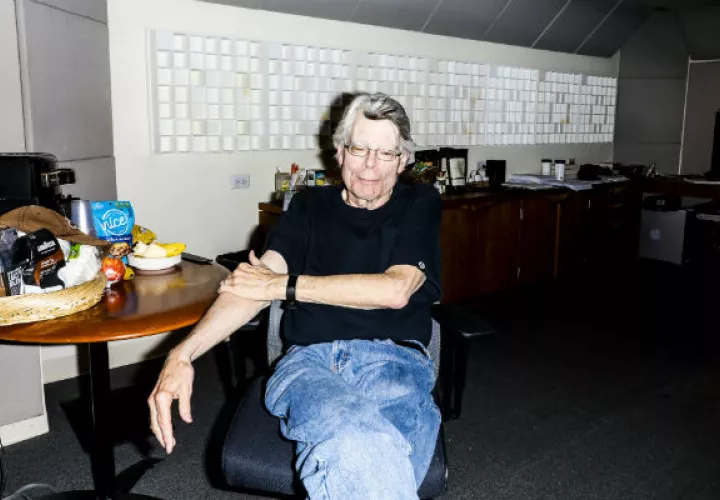 La novela número 61 de Stephen King ve a niños arrebatados de sus padres. Foto/ Krista Schlueter para The New York Times.