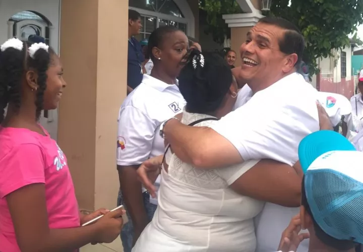 Sergio "Chello" Gálvez fue recibido con los brazos abiertos por residentes del corregimiento de Juan Díaz. 