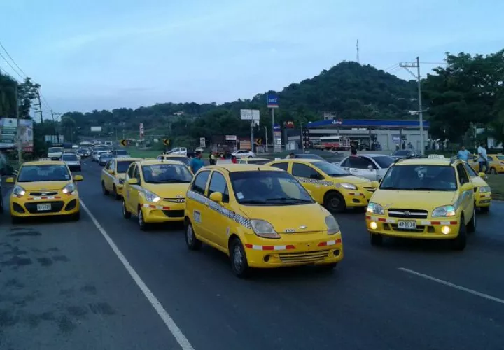 Los taxistas no quieren a las plataformas. Foto de archivo