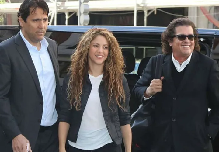 Shakira se esforzó en explicar que ella compuso la canción con su amigo Vives.