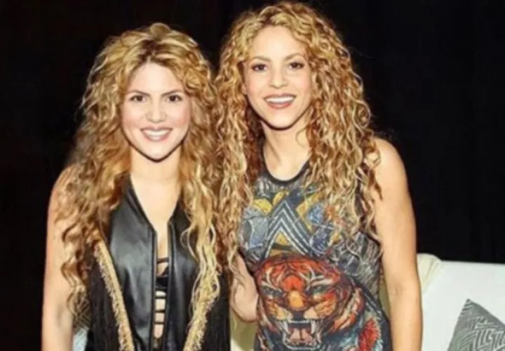 Shakira y su 'gemela' Rebecca Maiellano. 