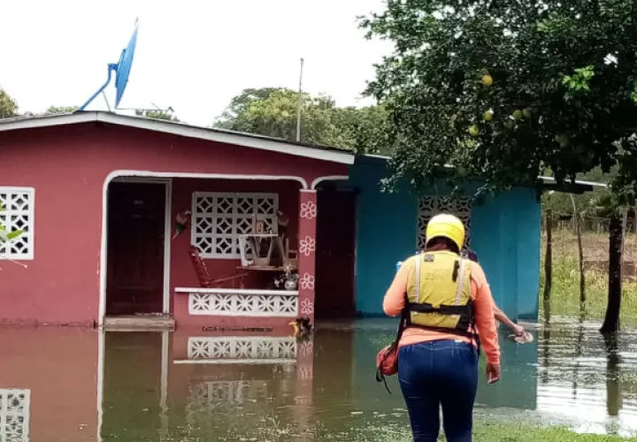  Las fuertes lluvias que se registraron causaron  la inundación. Foto: José Vásquez.  