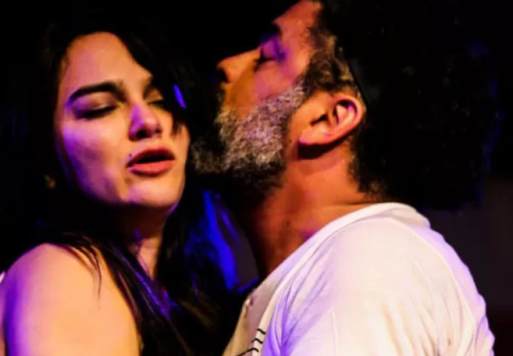 Yiniva Cárdenas e Ian Mitchel, en  esta comedia producida por Anina Horta. Foto: Cortesía.