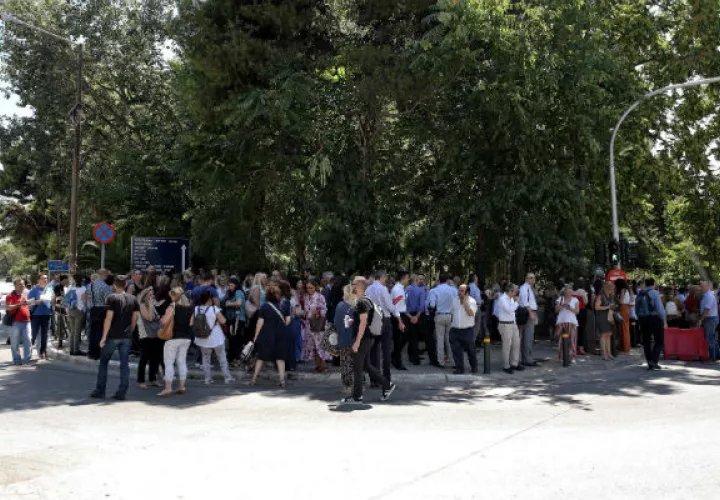 De momento han recibido 15 llamadas, todas de personas que quedaron encerradas en ascensores tras los cortes de electricidad.