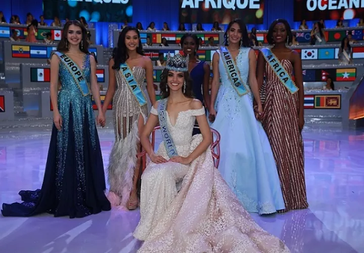 Solaris Barba junto a Miss World, Vanessa Ponce de León y las otras finalistas. Foto: Miss World