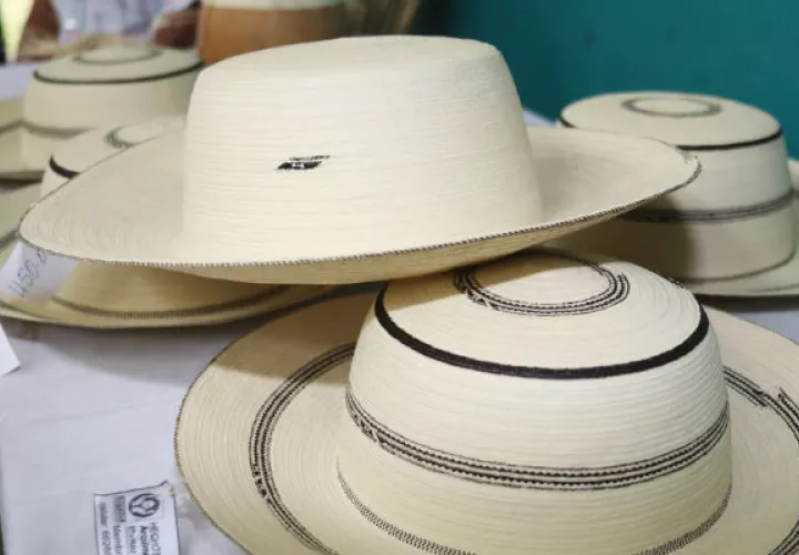 La Pintada se prepara para el Festial del Sombrero Pintao. Foto/EFE