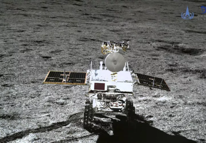 Un científico encargado del experimento con plantas en la Luna, señaló que su equipo había diseñado un recipiente que mantendría la temperatura entre 1 y 30 grados. FOTO/AP