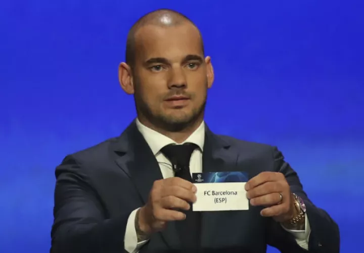 Wesley Sneijder en el sorteo de la Champions. Foto AP