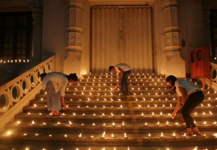 sri Lanka trata de volver a la normalidad a una semana de los atentados contra tres iglesias cristianas y varios hoteles. FOTO/AP