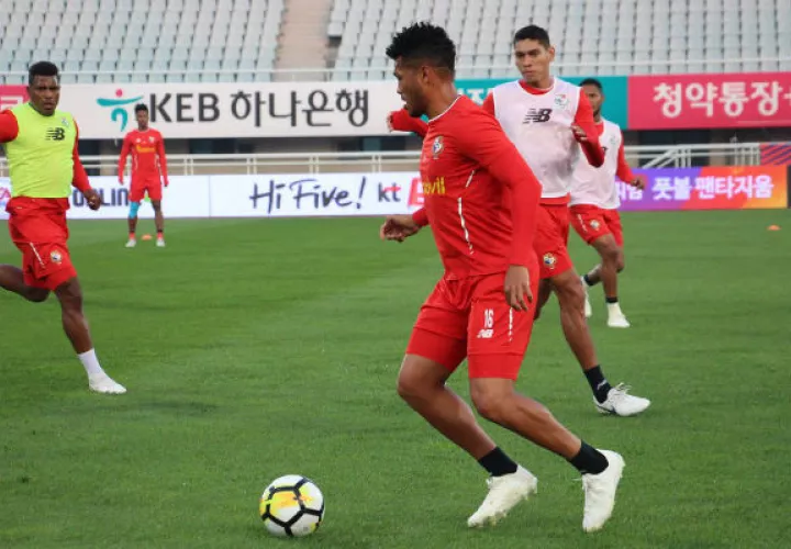 Rolando Blackburn en los entrenamientos de la selección: Foto:Fepafut