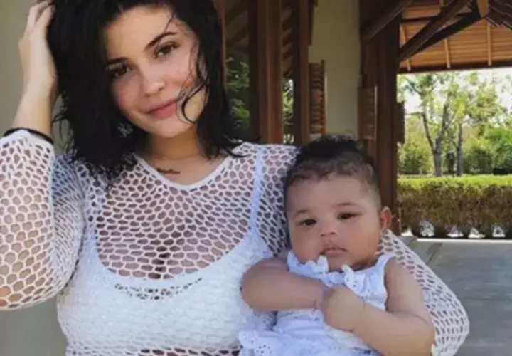 Stormi Webster y Kylie Jenner.